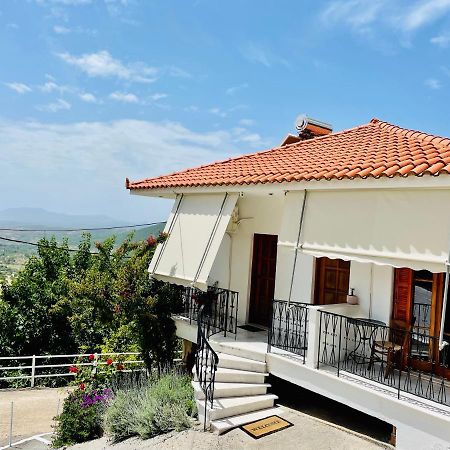 Guesthouse Lykourgos Mavrommátion Eksteriør bilde