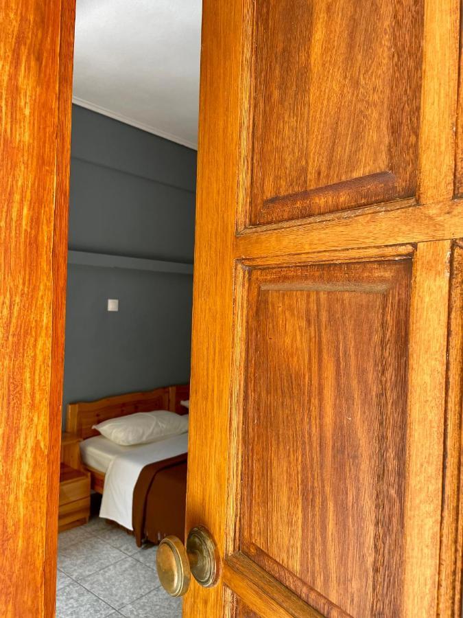 Guesthouse Lykourgos Mavrommátion Eksteriør bilde